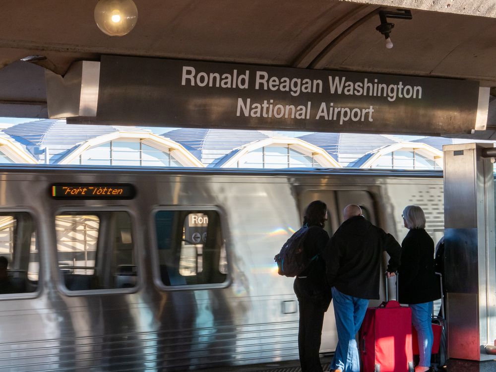 Georgetown student petitions to rename Reagan National Airport after LGBT 'Dance Moms' star JoJo Siwa